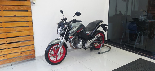 Imagem 1 de 7 de Honda Twister 250 F 2018 Prata Tebi Motos