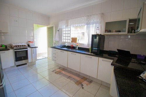 Imagem 4 de 10 de Casa Com 4 Dormitórios À Venda, 196 M² Por R$ 630.000,00 - Aeroporto - Londrina/pr - Ca0456