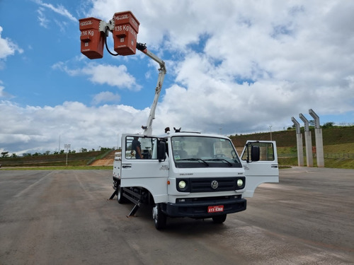 Imagem 11 de 15 de Volkswagem 3/4 8-160 4x2 Ano 2014 Linha Viva Cesto Aéreo