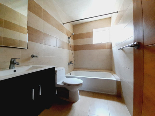 Te Vendo Hermoso Apartamento En Evaristo Morales.