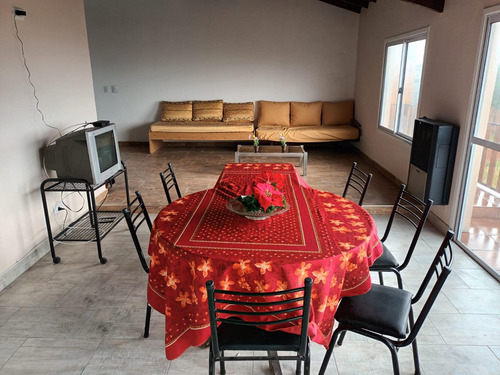 Phs En Venta - 5 Dormitorios 3 Baños - Felix Camet