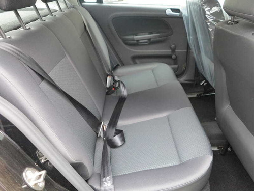 Imagem 10 de 12 de Volkswagen Novo Gol 1.0