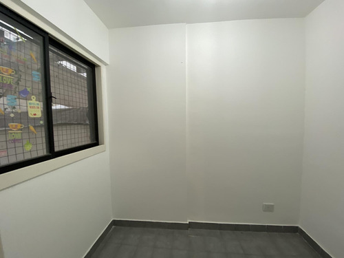 Venta Departamento De 3 Ambientes Con Dependencia Y Cochera En Recoleta, Barrio Norte