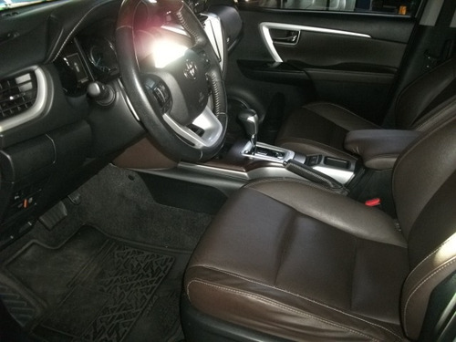 Toyota Hilux Sw4 2.8 4p Srx 4x4 7 Lugares Turbo Diesel Autom