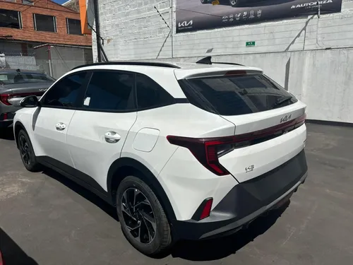 Kia K3 Cross 1.6 Zenith