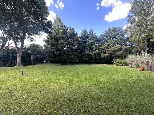 Terreno Lote Central En Venta En Barrio Privado El Aromo - Apto Credito