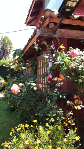 Amplia Casa Con Excelente Ubicación