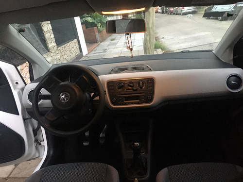 Volkswagen Up! 2016 1.0 Move Up! 75cv 5 P