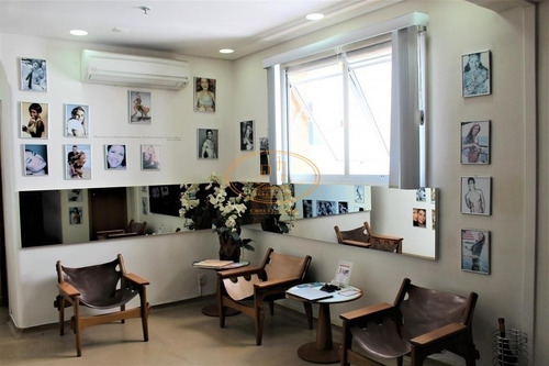 Sala Comercial Localizado(a) No Bairro Gonzaga Em Santos / Santos - 6335