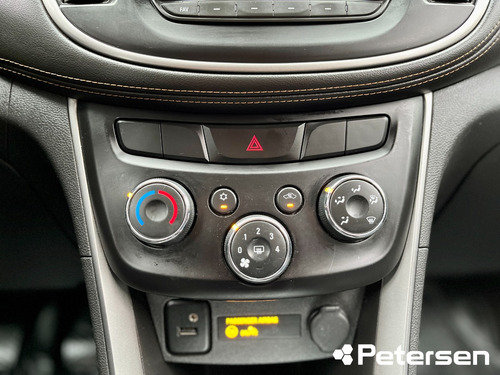 Imagen 19 de 24 de Chevrolet Tracker 1.8 Ls Fwd E5 Mt 5p 2018
