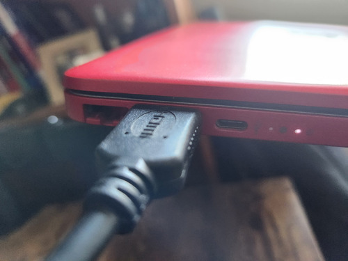 Hp Notebook 15.6'' Rojo, Impecable, 4gb 128 Ssd W11 (Usado)