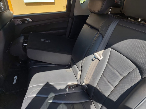 Camioneta 2.2. Petrolera. Automática 6 Corridas De Asientos