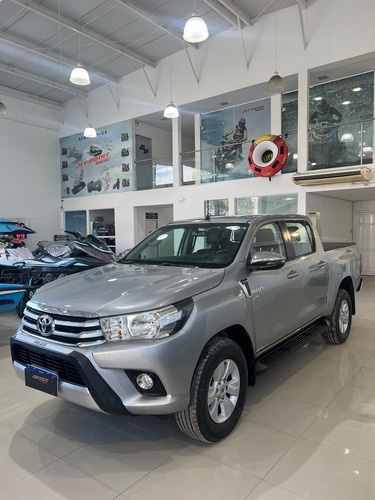 Toyota Hilux 2.7 Srv Cab. Dupla 4x2 Flex Aut. 4p