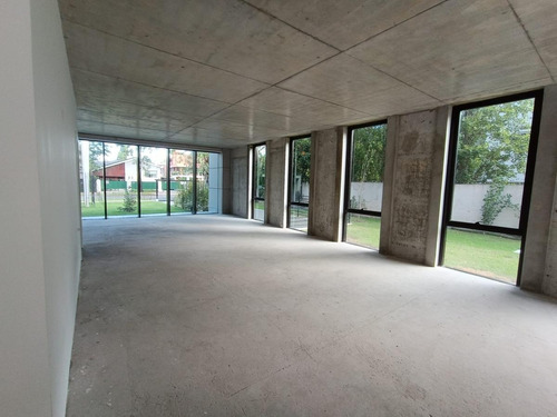Imagen 22 de 30 de Rivera Próximo Arocena, Estrena, Oficina De 126 M2 + Gran Patio De 60 M2 !!