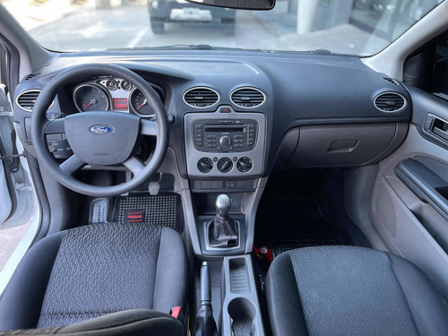 Imagen 10 de 11 de Ford Focus Ii 1.6 Exe Sedan Style Sigma 2013