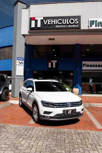 Volkswagen Tiguan TSI Comfortline 1.4T At 4x2