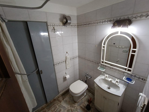 Venta 4 Ambientes + Dependencia En Flores