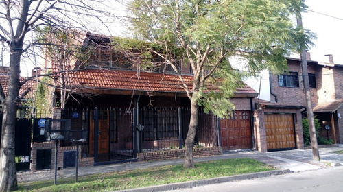 Imagen 2 de 2 de Chalet En Dos Plantas, Barrio Inglés, Hurlingham