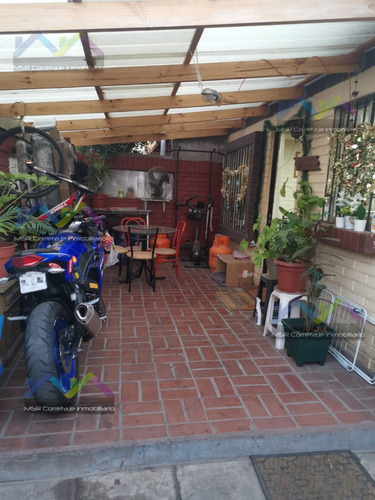 Se Vende Cómoda Y Acogedora Casa En Barrio Tranquilo