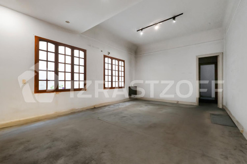 Departamento Francés En Venta En Recoleta. 4 Ambientes