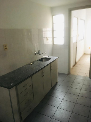 Alquiler Pocitos Depósito 60m2 Duplex Patio Garaje