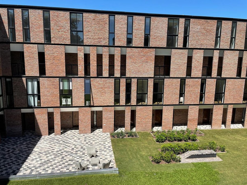 Amplio Monoambiente De 50 M2 - Condominio Patio (copa)
