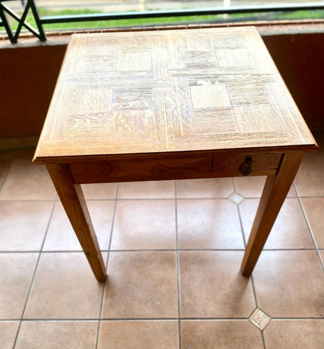 Mesa De Madera De Cedro Americano (90 X 90 X 80 De Alto)