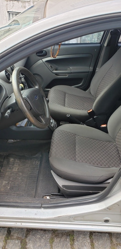Imagem 5 de 8 de Ford Fiesta 2005 1.0 Street 5p