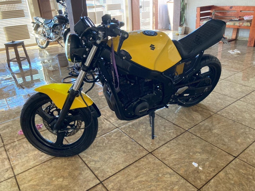 Suzuki Gs500e Café Racer Documentada