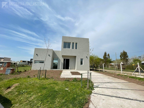 Casa En Venta Santa Lucia