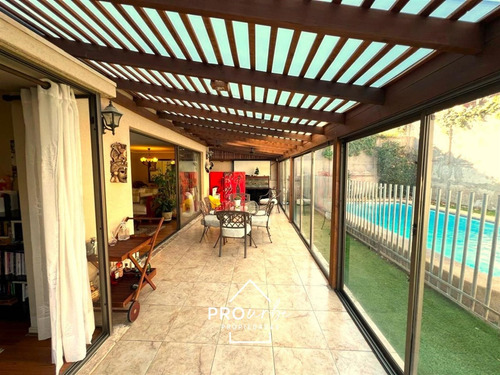 Amplia Casa Con Terraza Cerrada En Excelente Ubicación