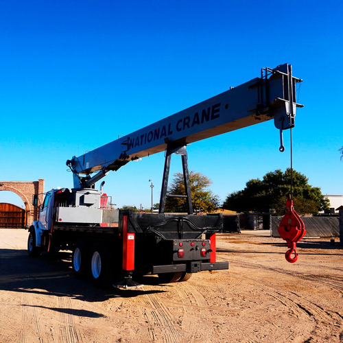 Grúa Titán Sterling National 26 Ton 2002