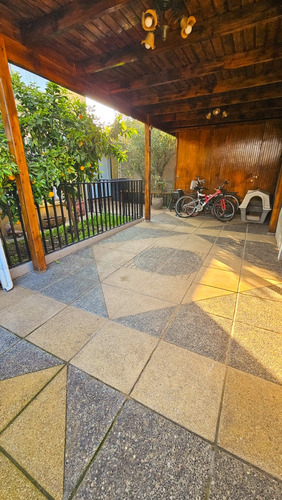 Se Vende Casa 4d+4b+2est. Barrio Las Encinas, Maipu.