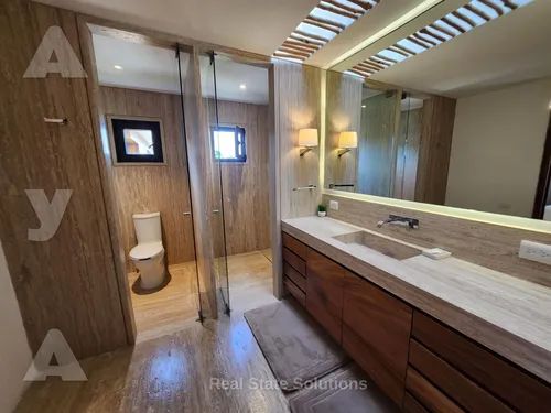 Casa En Venta, 4 Recámaras, Muelle, Estudio Tv, Canales Puerto Cancún.