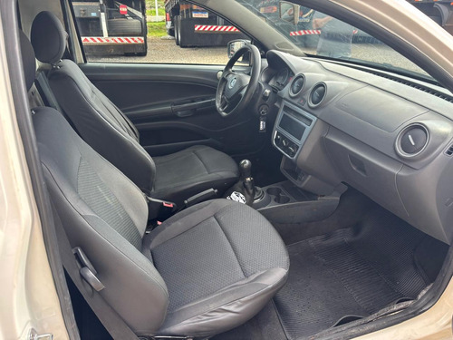 Volkswagen Saveiro 1.6 Robust Cab. Simples Total Flex 2p