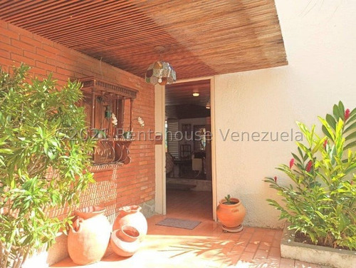 Casa En Venta, Ubicada En La Urbanizacion El Cafetal Mls #24-9447