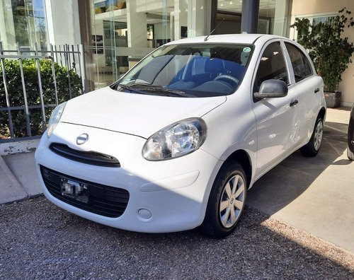 Imagen 1 de 6 de Nissan March Active Pure Drive 2016