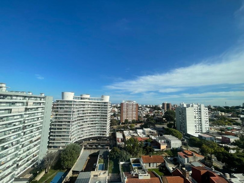 Imagen 8 de 15 de Apartamento 1 Dormitorio En El Corazón De Malvín- E-tower Sky Ne #1206