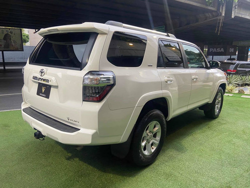 Imagen 4 de 14 de Toyota 4runner 4x2 2019