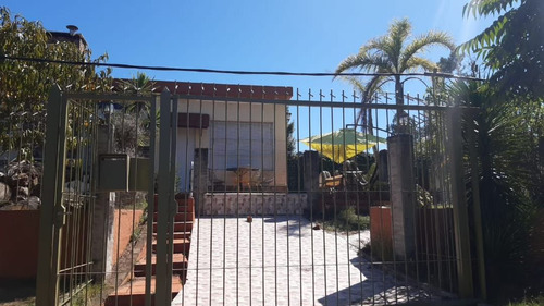 Se Vende Casa + Apto. Con Piscina Parque Del Plata Sur 7 Cuadras Playa Amueblada