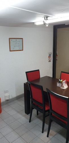 Venta Local Moron Centro - 30 Mtrs2 . Ideal Inversor Con Renta