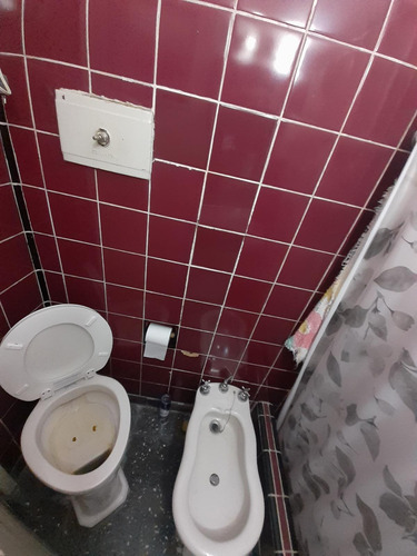 Casa A Reciclar En Venta - 2 Dorm - Parque Y Cochera - Lote Propio De 10 X 22 - Apto Credito