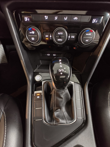 Volkswagen Taos 1.4 Tsi Highline At