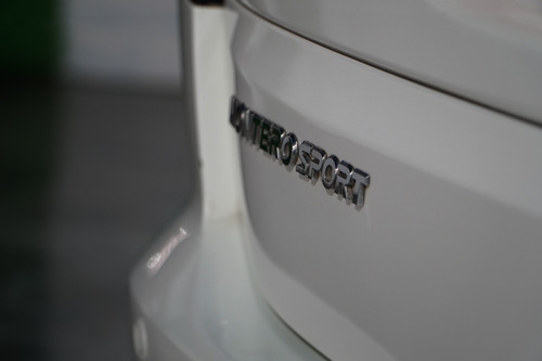 Mitsubishi Montero SE Plus 4x4 Premium