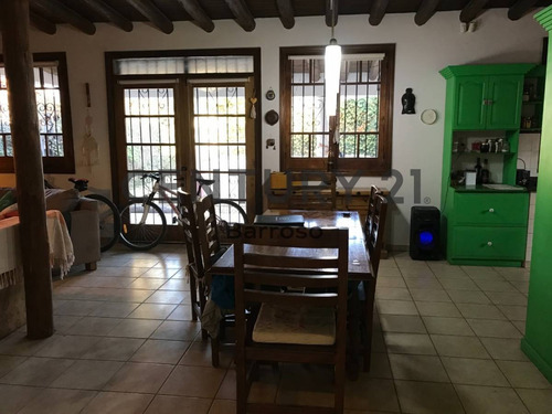 Imagen 15 de 30 de Hermosa Casa En Zona Residencial