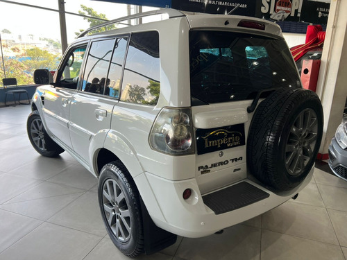 Mitsubishi Pajero TR4 2.0 4x2 Flex Aut. 5p