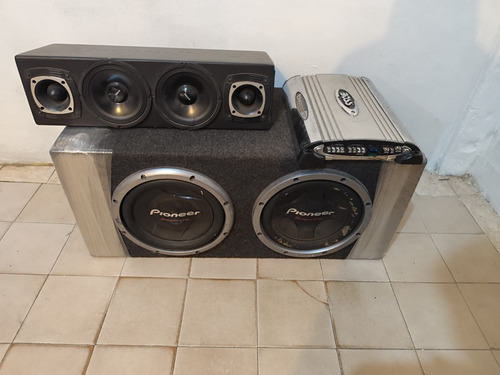Audio Cars. Woofer, Tweeter, Medios Y Potencia 1600 W 4 Can Negro (Usado)