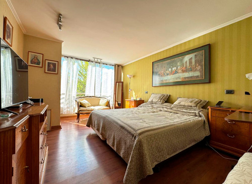 4 Dormitorios Y 3 Baños + Servicio