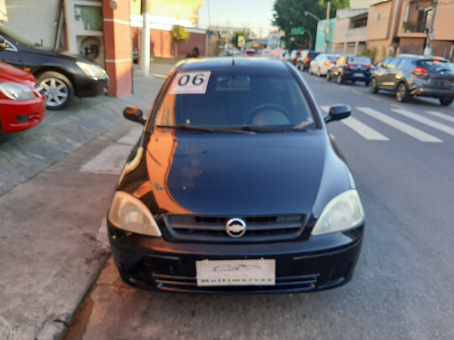 Imagem 1 de 9 de Chevrolet Corsa Maxx 1.8 Sedan