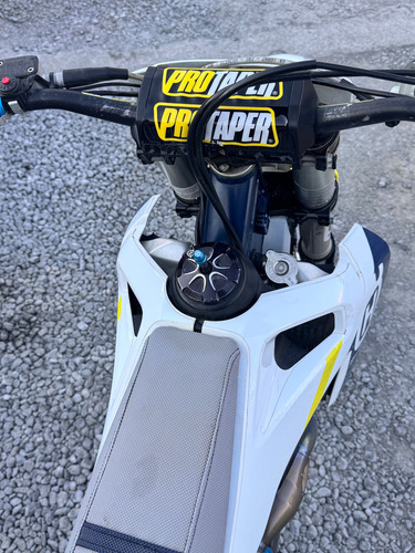 Motocross Husqvarna Mod.fc 450 Año: 2022 Cc: 449.9 Cm3 Hora